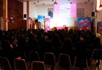Taller sobre el ciclo menstrual para alumnas de 4° a 7° básico